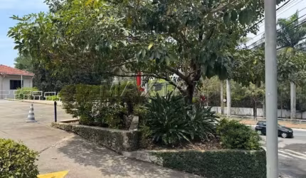 Terreno à Venda na Avenida Brás Leme, 660,78 m² de área útil, com 585m² de área construída.
