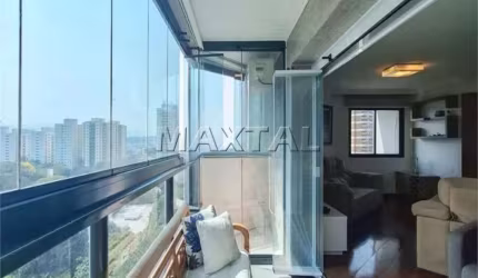 Apartamento de 158m²,  com 3 quartos, 1 suíte, 5 aparelhos de ar-condicionado e 3 vagas.