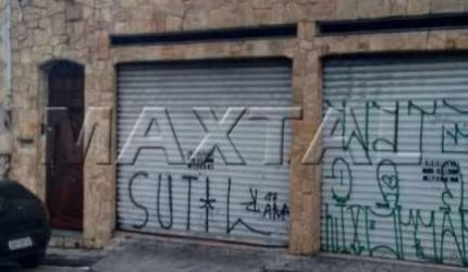Sobrado para locação, de 230m². com 3 dormitórios, 4 banheiros e  2 vagas.