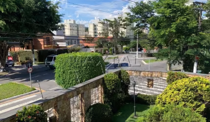 Casa de Alto Padrão para alugar Barro Branco. Com 3 dormitórios, 6 banheiros e 5 vagas.