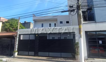 Sobrado à venda no Tucuruvi, de 190m². Com 3 suítes, sala e 4 vagas de garagem.