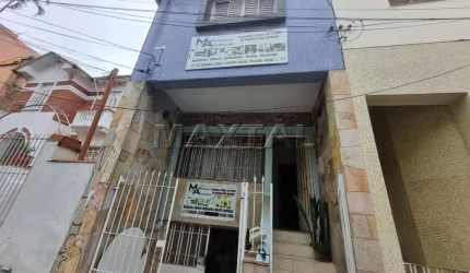 Sobrado 150m² à venda na Aclimação, 3 dormitórios, 2 banheiros, 1 vaga, próximo do metrô.