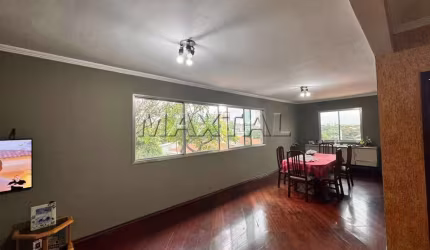 Sobrado à venda no Mandaqui de 300 m², com 3 dormitórios e salão no térreo com 150 m² e 2 vagas.