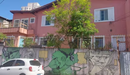 Sobrados comerciais com 225m² em esquina, na zona norte com 6 salas, 4 vagas. Imóveis com renda.