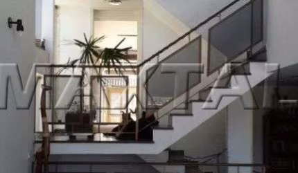 Casa à venda com 5 dormitórios, 4 suítes, 5 banheiros e 6 vagas, no Tucuruvi.