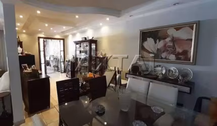 Casa à venda com 4 dormitórios e 2 suítes, de 300 m². Piscina e churrasqueira - Santa Terezinha