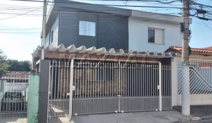 Sobrado à venda no Chora Menino, com 3 dormitórios, 2 suíte e 2 vagas de garagem.