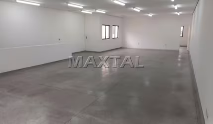 Salão em Santana, 164m² com copa, 1 escritório, 4 banheiros. Região de comercial intenso