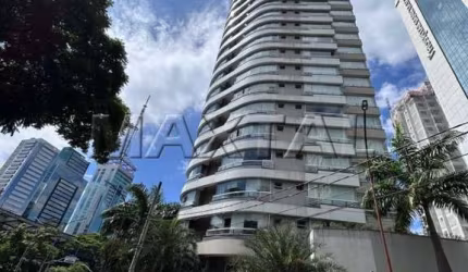 Apartamento para locação na Bela Vista, com 29m², com sacada, mobiliado, com 1 vaga.