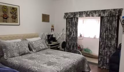Casa à venda de 94m². Com 2 dormitórios amplos e garagem, no Bairro Vila Leonor.