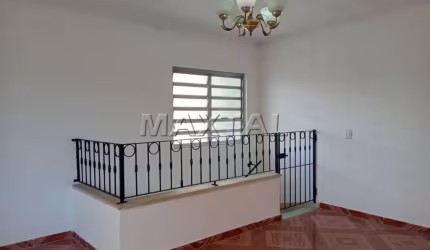 Casa para locação de 80m², com dois dormitórios, sala e cozinha, na Vila Mazzei.
