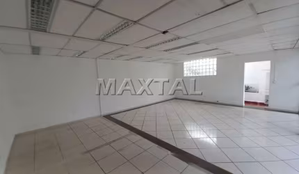 Conjunto Comercial em Santana, com 212m², Salas amplas ao nível da rua, 9 salas no andar superior