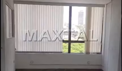 Sala comercial duplex, com 2 Banheiros e 1 Vaga, de 80m² a 1,6mk do Metro São Paulo.
