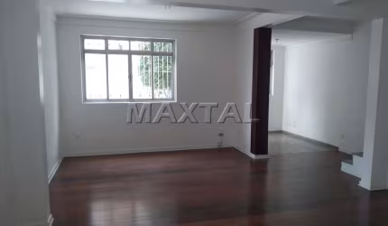 Sobrado de Vila[ de 350m²  á venda em Santana.  Com 3 suítes, 8 vagas de garagem.