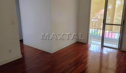 Apartamento no Imirim, com 2 dormitórios, sala , cozinha com armários e 1 vaga.