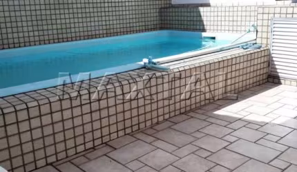 Casa à venda de 303m², com 3 dormitórios, 2 suítes e 3 vagas, na Vila Dom Pedro II.