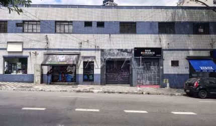 Loja para alugar com 20m² em Santana, ao lado do metrô, com um banheiro e uma copa.