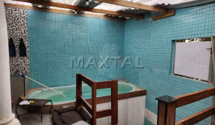 Sobrado à venda, com 4 dormitórios, 2 suítes, 4 banheiros, piscina no Jardim São Paulo.