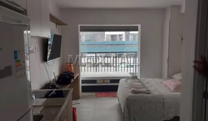 Apartamento na zona norte com 26m², mobiliado, ensolarado, com varanda próximo ao Metrô Tucuruvi.