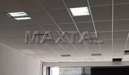 Galpão na Água Fria para alugar, com 600m²  de vão livre e 2 banheiros e recepção.