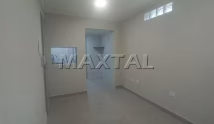 Studio para alugar com 26m², 1 quarto e sem vaga, 500 metros do metrô Parada Inglesa.