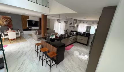 Casa em Condomínio , Mairiporã de 1,160m² , 5 dormitórios sendo 1 suíte , 5 banheiros ,12 vagas