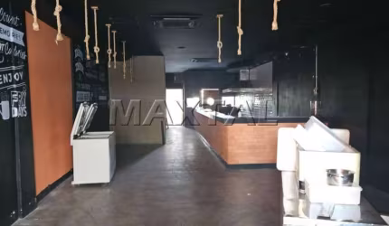 Salão comercial, 160m², 2 banheiros, cozinha, pronto para ramo alimenticio, na Santa Inês;
