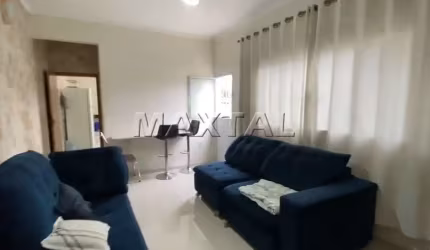 Sobrado à venda com três casas em um único terreno  70m² de área construída!