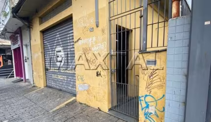 Terreno à venda com casa antiga, de 200m², com 3 quartos e 2 banheiros, na Parada Inglesa.