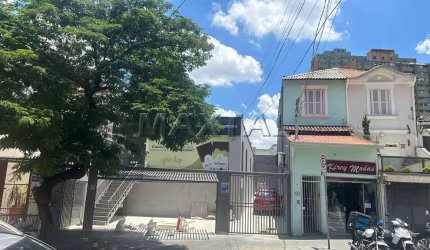 Sobrado para locação, de 250m², com 3 dormitórios, 1 suíte e lavanderia, na Vila Mariana.