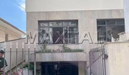 Sobrado de 213m², 3 dormitórios, 3 banheiros e 4 vagas de garagem no bairro da Água Fria.