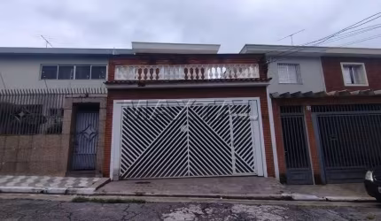 Sobrado à venda de 152m², com 2 dormitórios, 2 vagas, no bairro Parada Inglesa.
