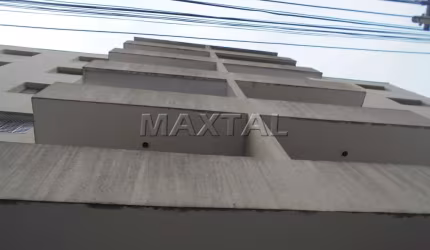 Apartamento com 2 dormitórios, sendo 1 suíte, na Voluntários da Pátria. Com vaga de garagem.