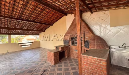 Sobrado próximo à Av. Braz Leme de 250 m², com 3 dormitórios, sendo 2 suítes com closed e 3 vagas.