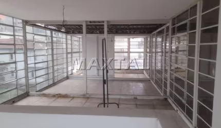 Vende-se Prédio Comercial com 200m², loja no térreo no coração de Santana, bem perto do Metrô