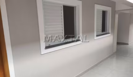 Apartamento de 40m² 2 dormitórios, 1 sala, 1 cozinha, 1 banheiro e lavanderia compartilhada.