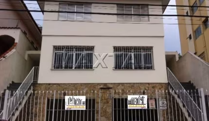 Casa de 140m², 3 quartos, 1 suíte, 2 banheiros, 1 lavabo, copa, cozinha e 3 vagas.