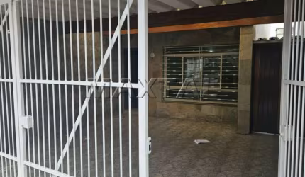 Sobrado para locação, de 130m², com 2 dormitórios e 2 vagas de garagem, em Santana.