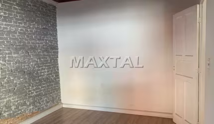 Casa para alugar com 3 dormitórios, 2 salas e quintal na frente, na Vila dos Palmares.