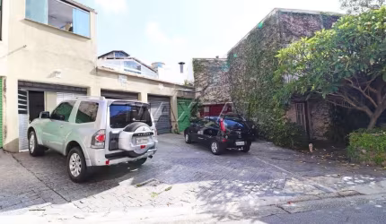 Imóvel no Pacaembu com 200 metros de área, banheiro,cozinha         a,dois anares