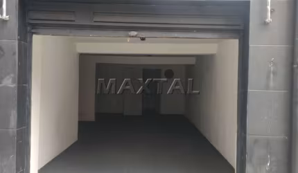 Loja para alugar com 60m² em Santana, ao lado do metrô, com um banheiro e dispensa.