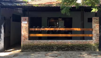 Ponto comercial de 284m², 2 salões amplos, churrasqueira, área externa, no Tremembé.