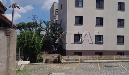 Apartamento à venda com 2 dormitórios, sala, cozinha e 1 vaga de garagem, no Jardim Peri.