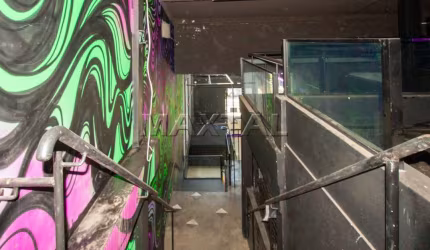 Ponto Comercial de 250m² e 2 banheiros para Alugar, 200 metro do metrô Parada Inglesa.