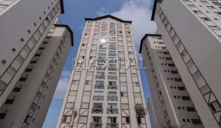 Apartamento à venda com 3 dormitórios, 2 banheiros e 1 vaga, com lazer na  Avenida Parada Pinto.