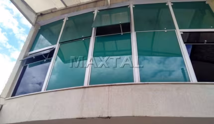 Sobrado à venda de 160m², com 4 dormitórios, 1 suíte e 4 vagas, na Vila Ester.