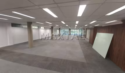 Prédio comercial na região comercial da Avenida Braz Leme, 2.300m² de área útil, 4 pisos, 10 vagas