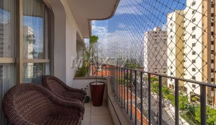 Apartamento à venda de 200m², com 4 dormitórios. 3 suítes e 4 vagas, em Santana.
