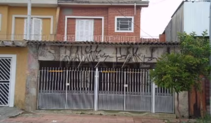 Sobrado de 170m², com 03 Dormitórios,  01 Suíte , 03 Banheiros, 03 Vagas, na Vila Gustavo.