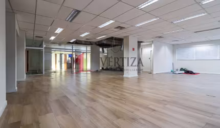 Prédio com 8 salas para alugar na Avenida Indianópolis, 1542, Moema, São Paulo por R$ 40.000